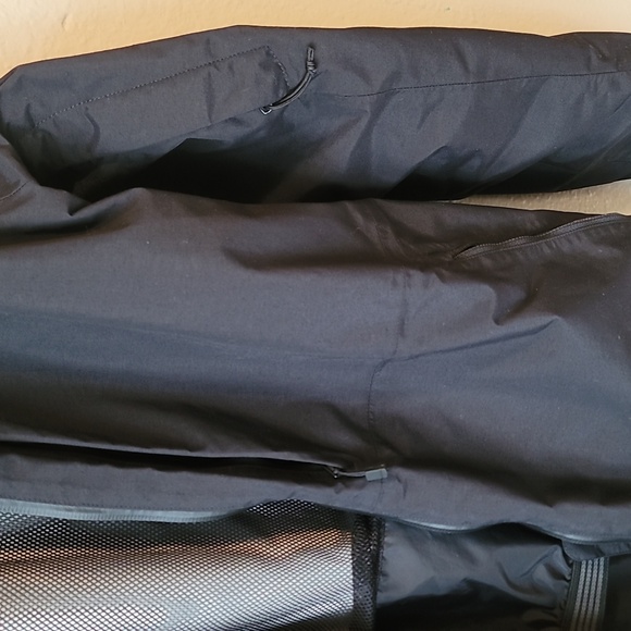 The North Face/Men's Black Shell Jacket - Picture 4 of 7